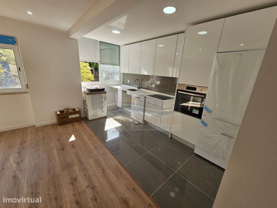 T2 Totalmente Remodelado | Venteira, Amadora