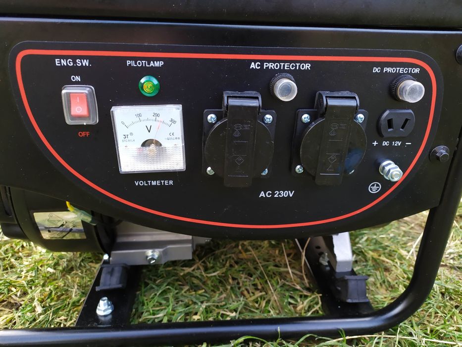 Бензиновий генератор