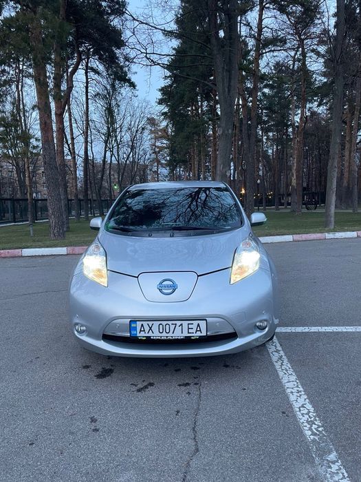Продам Nissan Leaf собственник