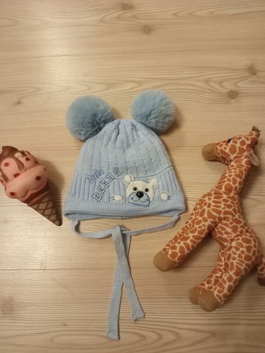 Продам зимову шапку для новонародженого