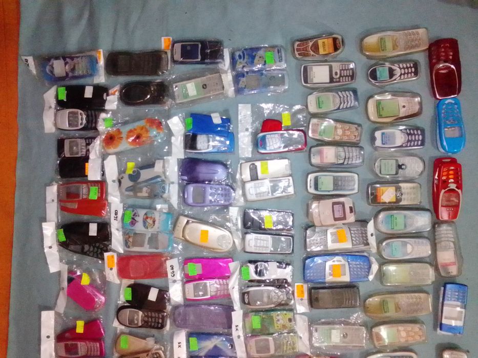 Nokia 3210 i wiele innych. Nowe obudowy, etiu, ładowarki, akcesoria