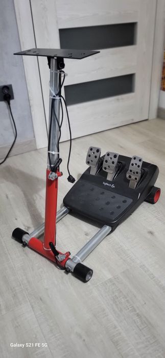 Stojak do kierownicy z pedałami