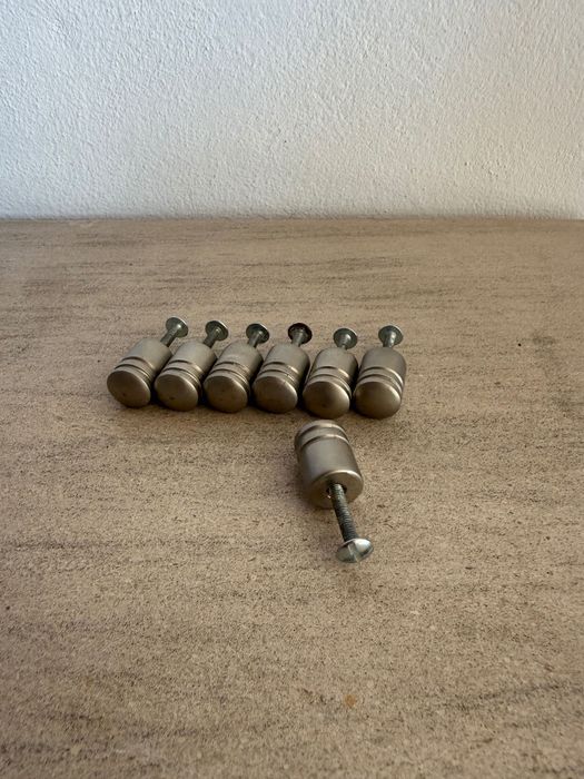 7 Puxadores para Armários em Metal