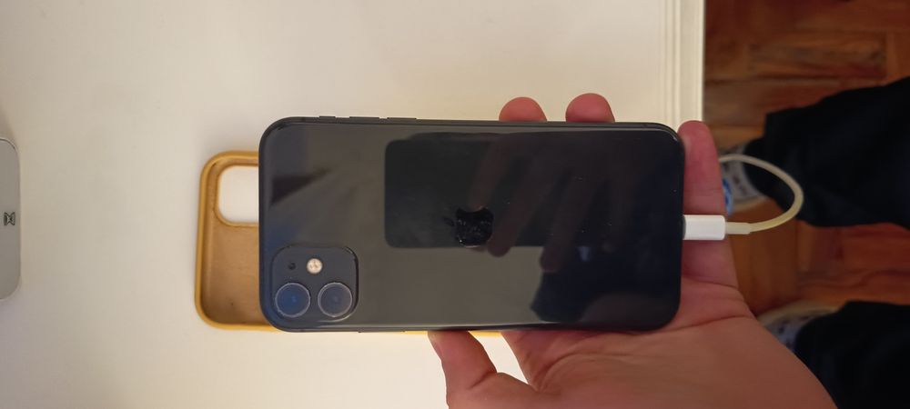iPhone 11 bom estado
