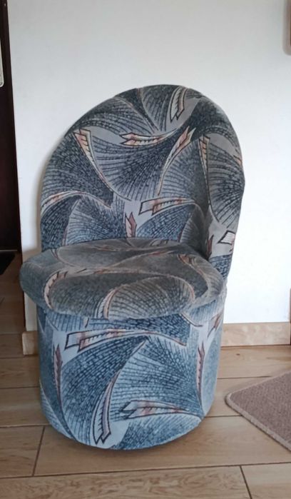 Krzesło/pufa z pojemnikiem