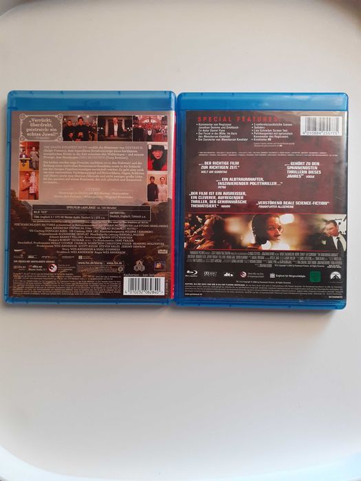 2 Blu-ray em perfeito estado. Legendas em Espanhol e Português