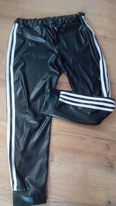 Spodnie  czarne  damskie