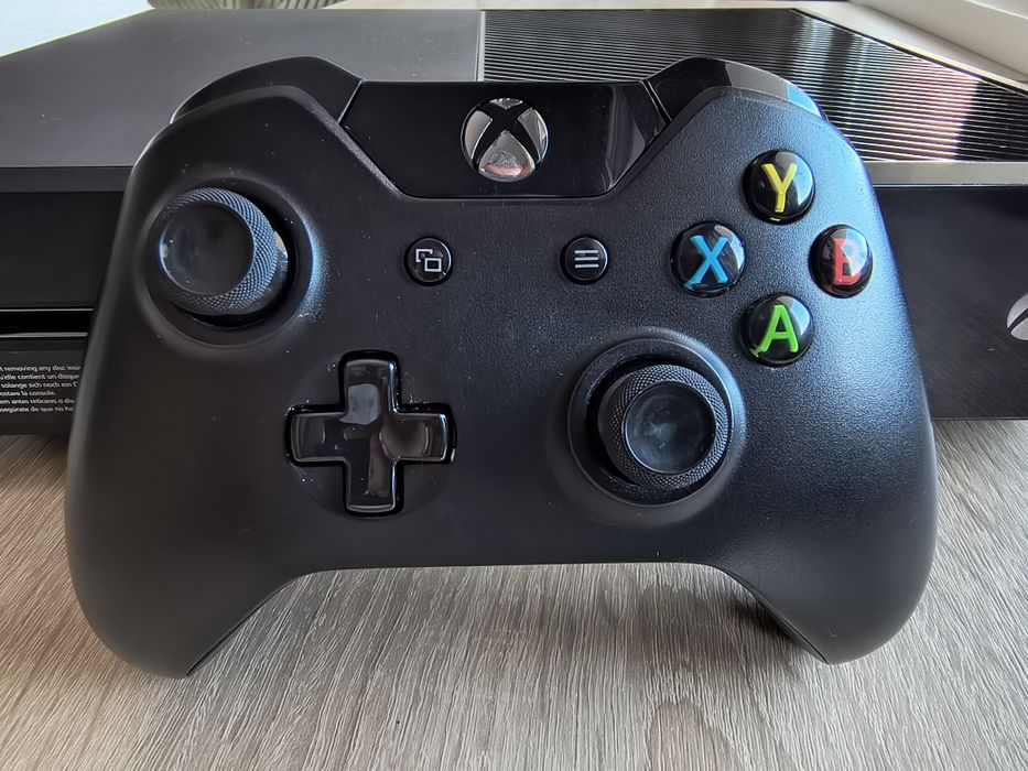 Xbox One (model 1540) Dysk 500GB + Kontroler