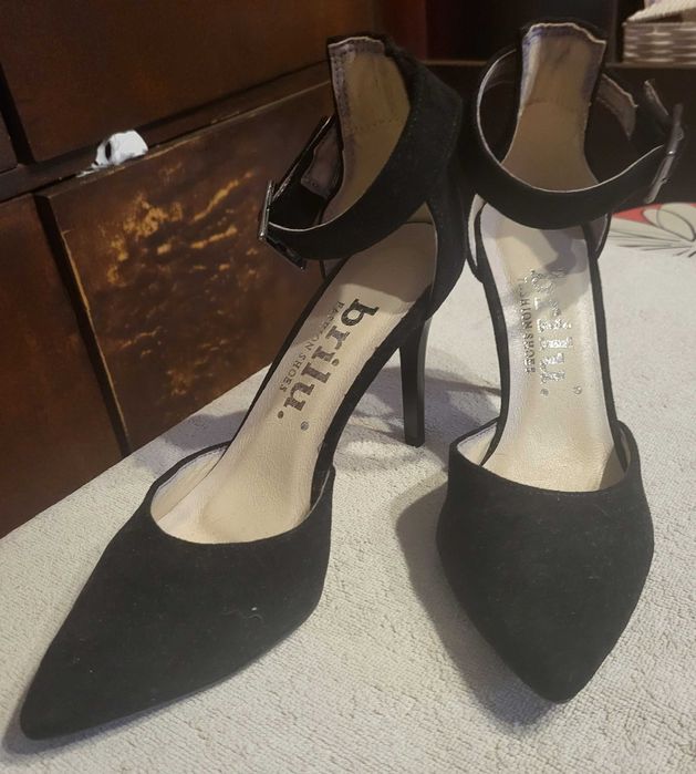 Buty damskie,  szpilki,  nieużywane.