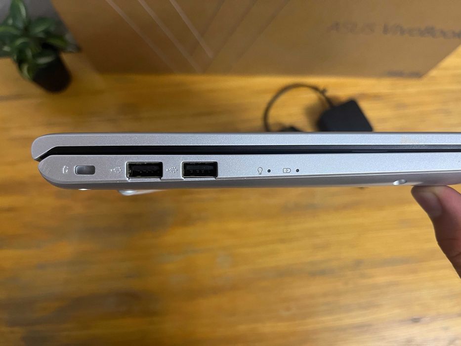 Ноутбук Asus Vivobook 17 512SSD + 1TB