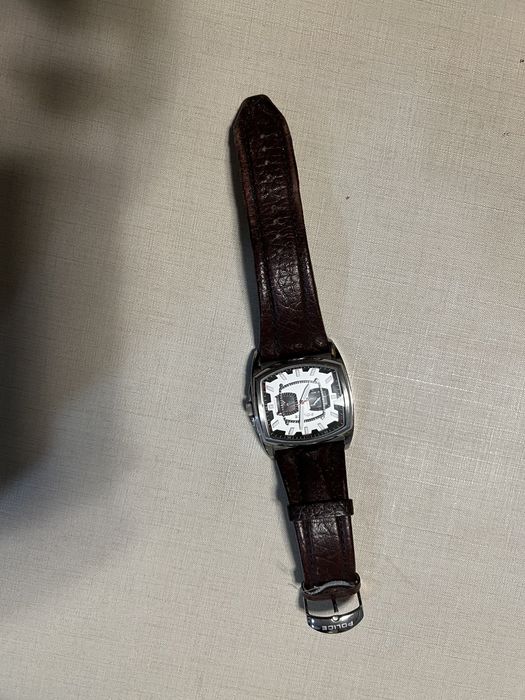 Relogio castanho cronografo