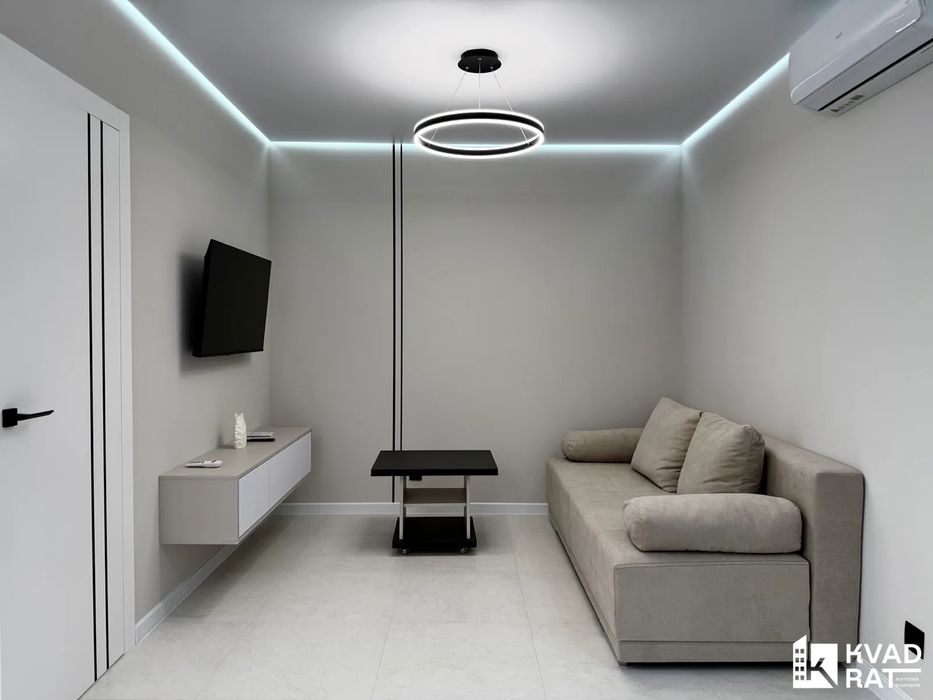 Перша здача ! 1км квартира біля ТЦ Велес