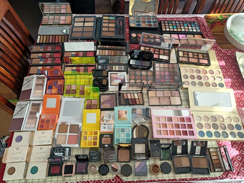 Paleta paletka cienie makijaż Bourjois nars kiko milennials becca