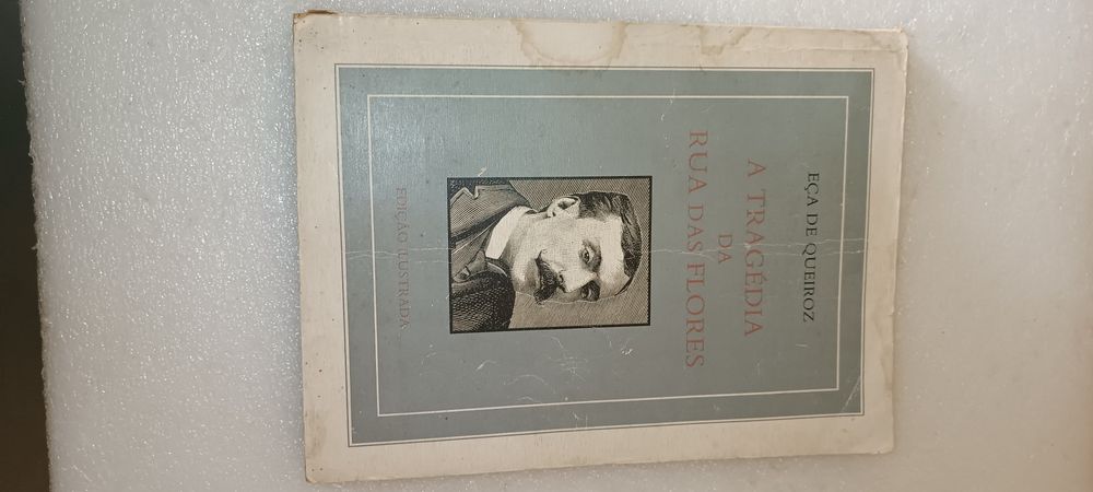 Livro antigo A tragédia da Rua das Flores – Edição ilustrada