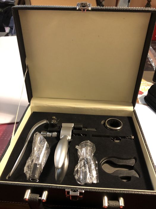 Estojo saca rolhas vínico - novo