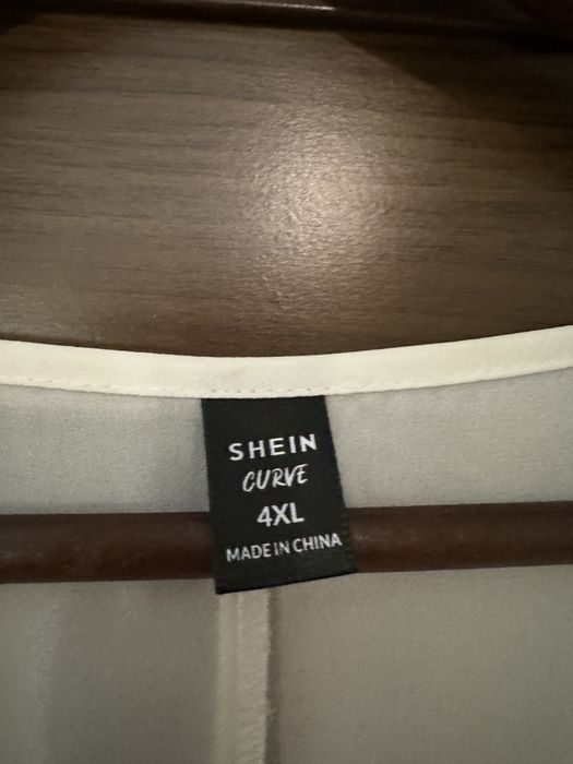 Blusa branca com transparência 4XL