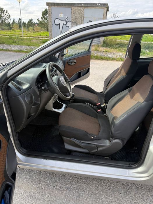 2003 Fiat Punto 1.2 8v tem 167 mil km Em bom Estado