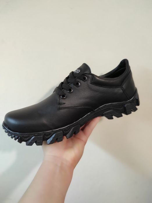 Кожаные,прошитые мужские кроссовки Ecoo