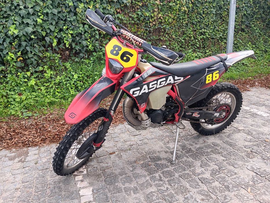 Mota de enduro gas gas EC300 2t 2021 excelente estado