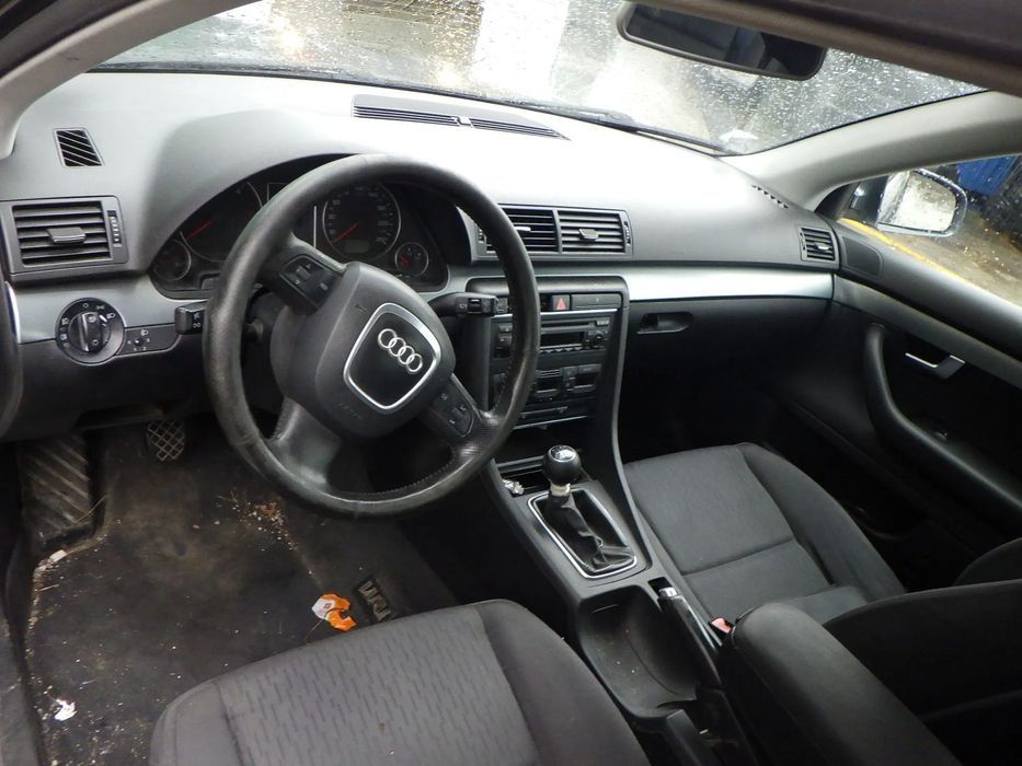 Tablier Audi A4 Avant 8E B7 2.0 tdi 140cv BLB 2004