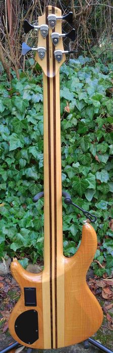 Aktywna gitara basowa Cort A5 Korea