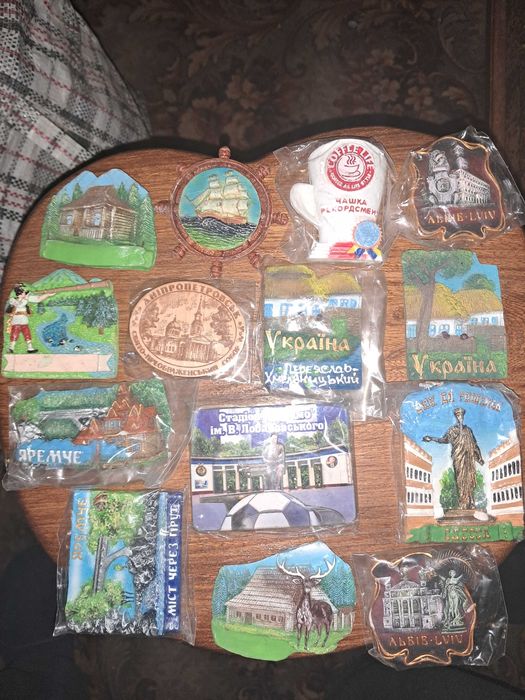 Магниты на холодильник.