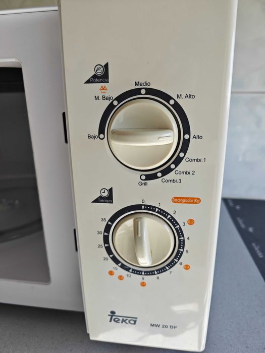 Micro-ondas com Grill Teka MW 20 BF (Instalação Livre / Bancada) - Branco