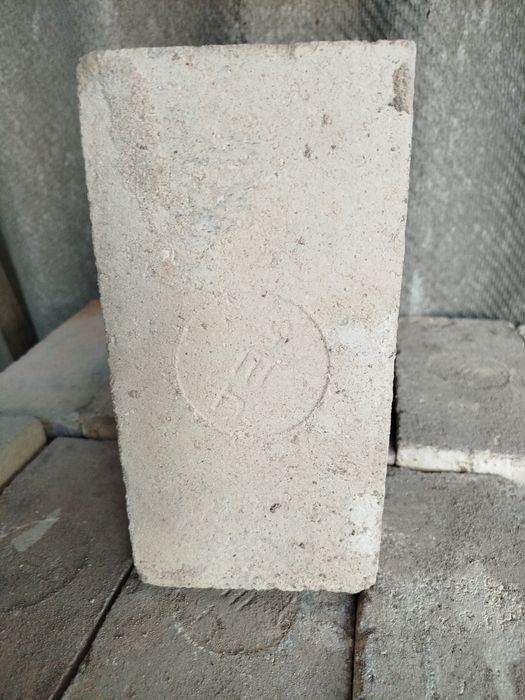 Продаю Шамотный б/у кирпич в отличном состоянии!
В наличии: