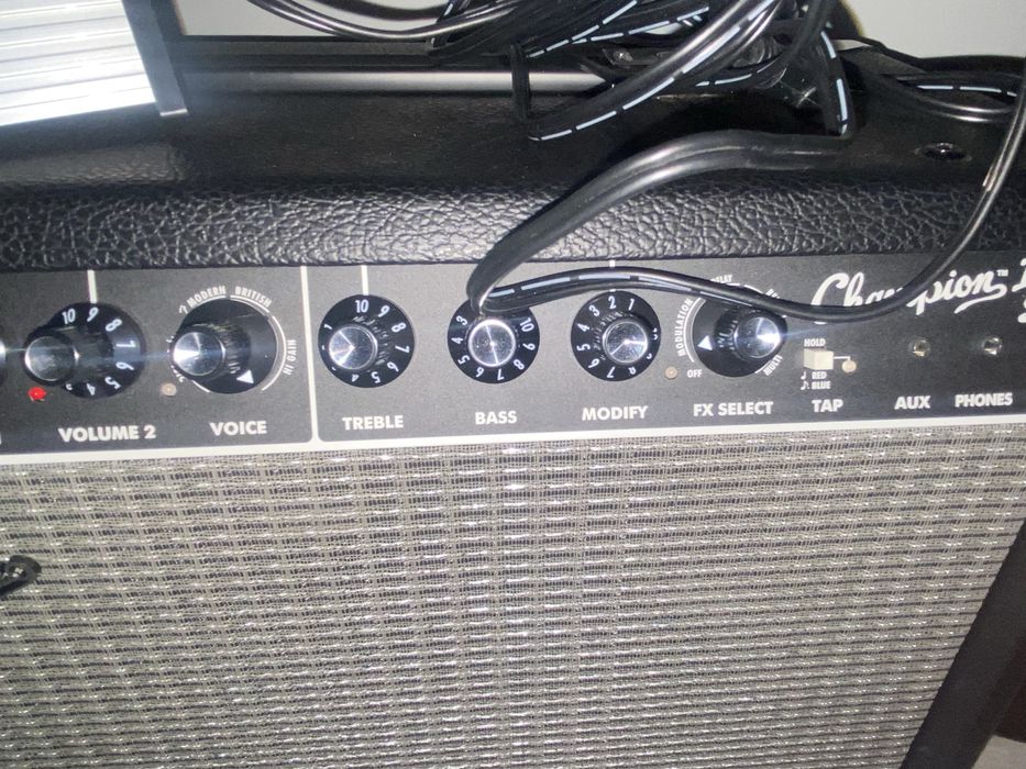 Wzmacniacz gitarowy Fender Champion II + footswitch