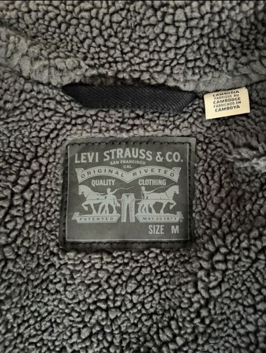 Casaco Levis (Tamanho M)