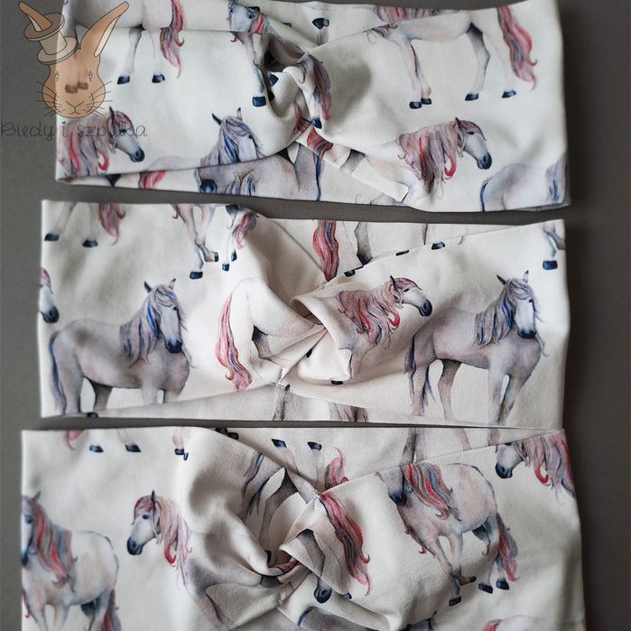 Opaska na głowę z motywem konia