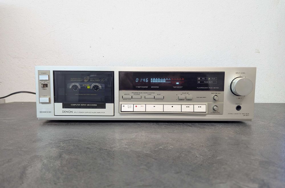 Касетна дека Denon DR-M11.