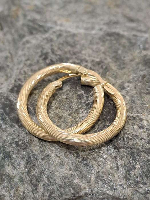 Piękne złote kolczyki Koła Prązkowane 585 Nowe  2.5 cm