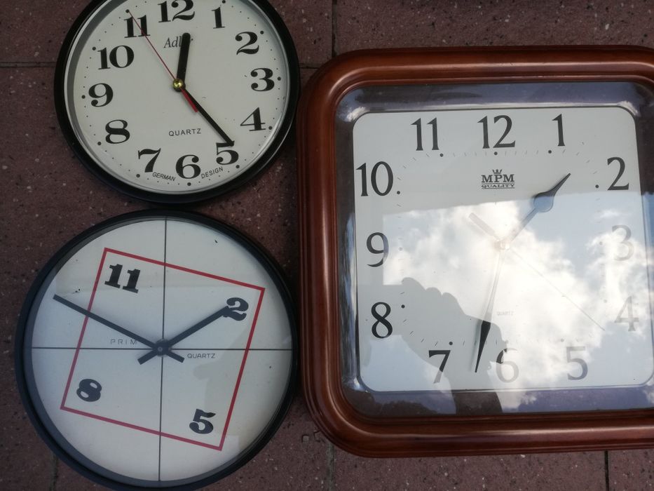 Zegary ścienne stan idealny