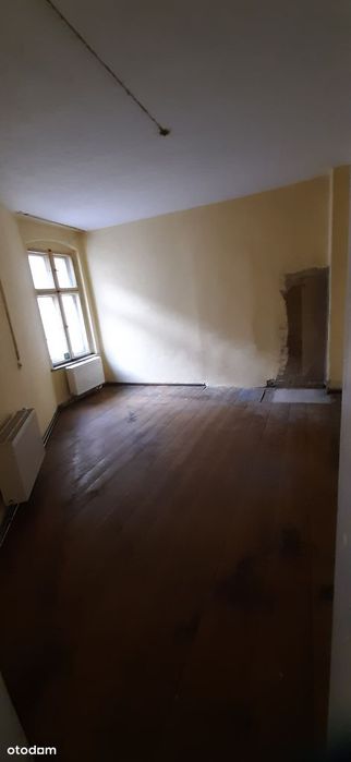 Przestronne 4-pokojowe mieszkanie z balkonem w centrum