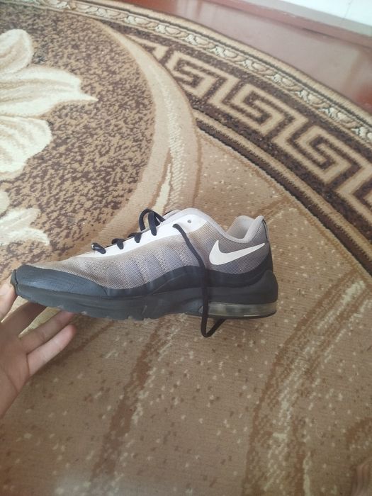 Nike Air Max Invigor Print