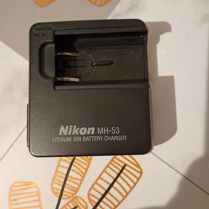 Ładowarka Nikon MH-53