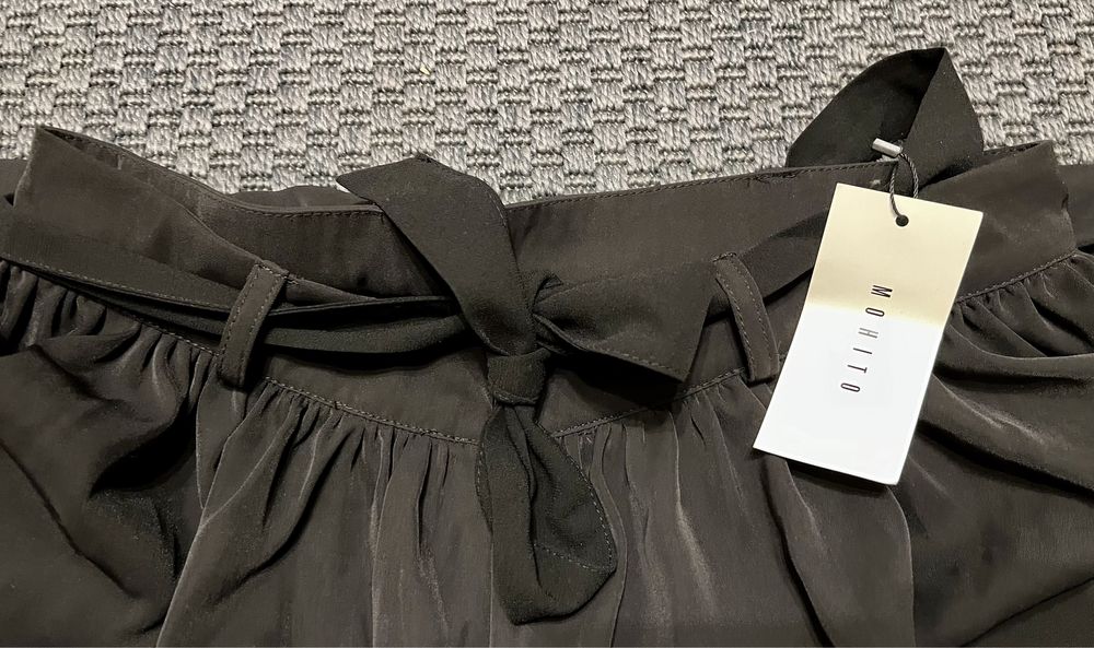 Nowa spódnica MOHITO L