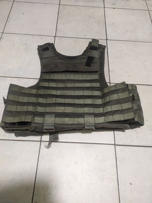 Бронежилет, плитоноска.