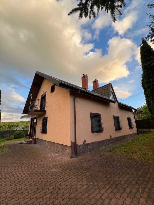 Продаж житлового будинку з ділянкою 29сот. у дуже мальовничому місці