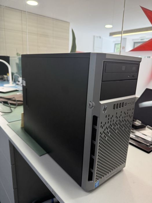 Servidor ProLiant ML310e Gen8 v2