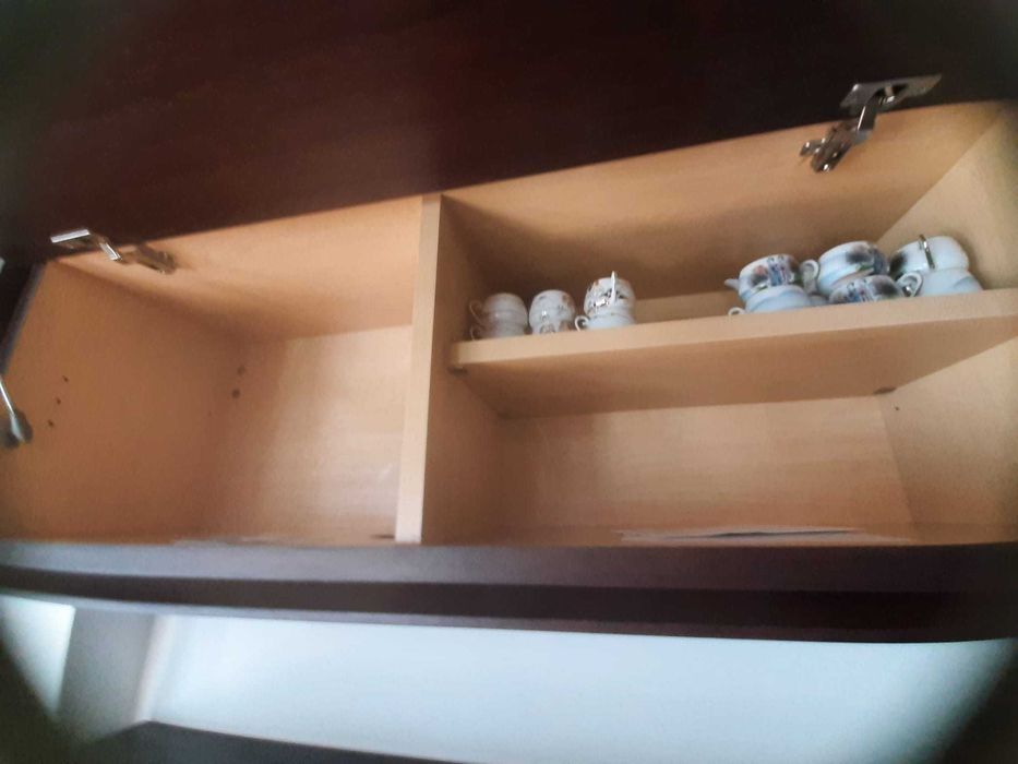 2 móveis/Vitrines da cor wengué 3 espaços para arrumação