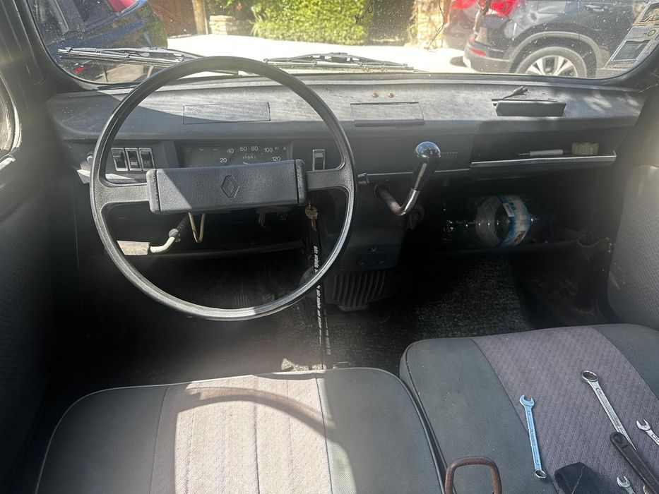 Renault 4L GTL (r1123 - fábrica da Guarda)