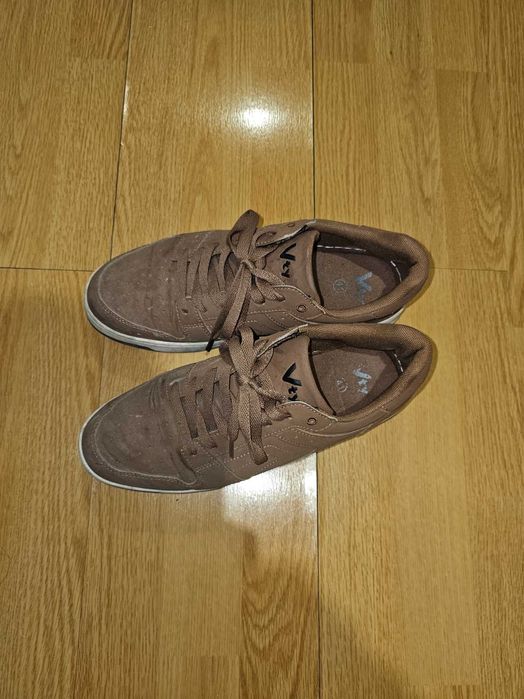 2 pares de Sapatos Deichmann