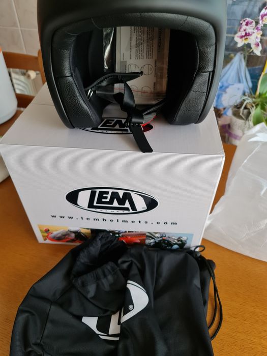 Capacete jet para motociclo novo em caixa