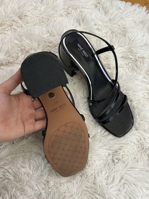 Eleganckie czarne sandały Nine West na obcasie