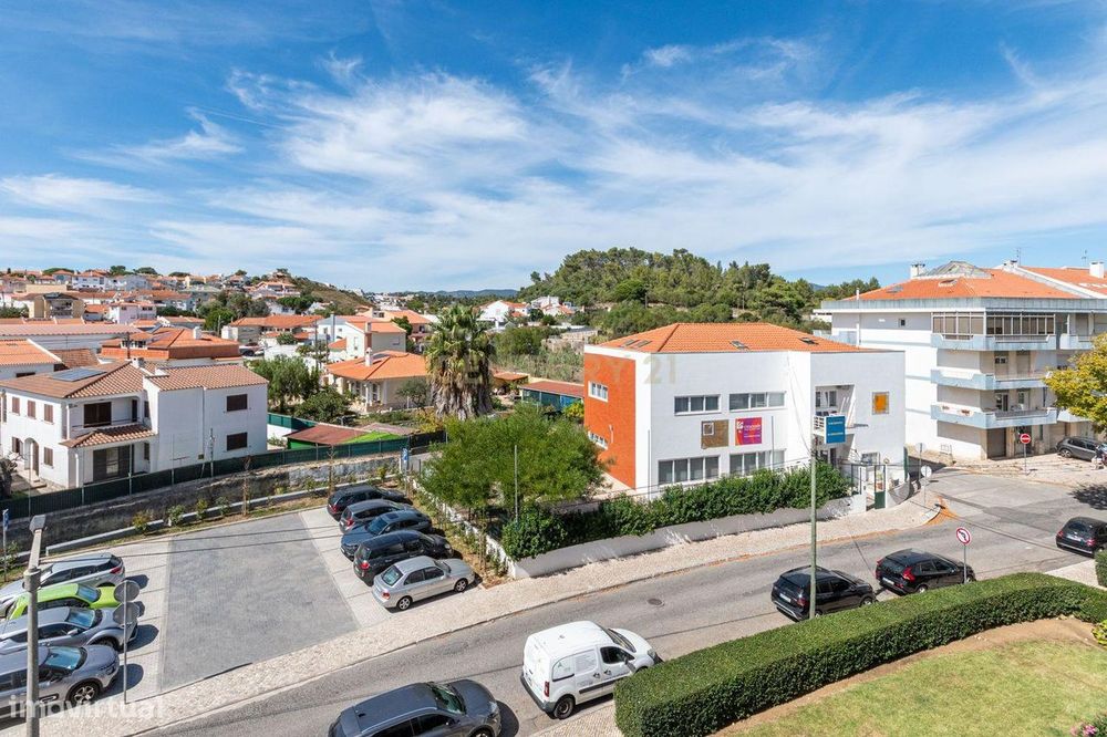 Apartamento T1 | 3 frentes | Remodelado