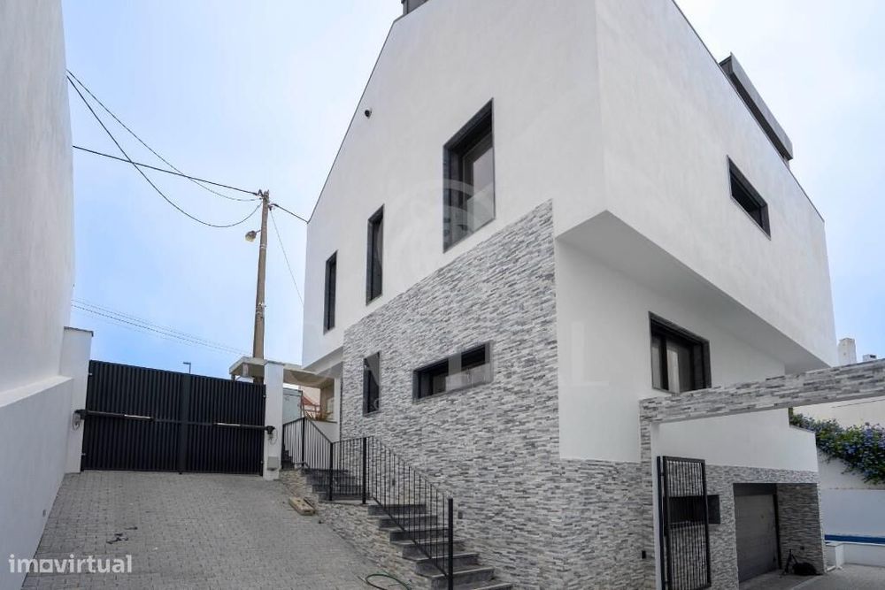 Moradia T4 Com Piscina Privativa | Condomínio Exclusivo | Amoreira, Ca