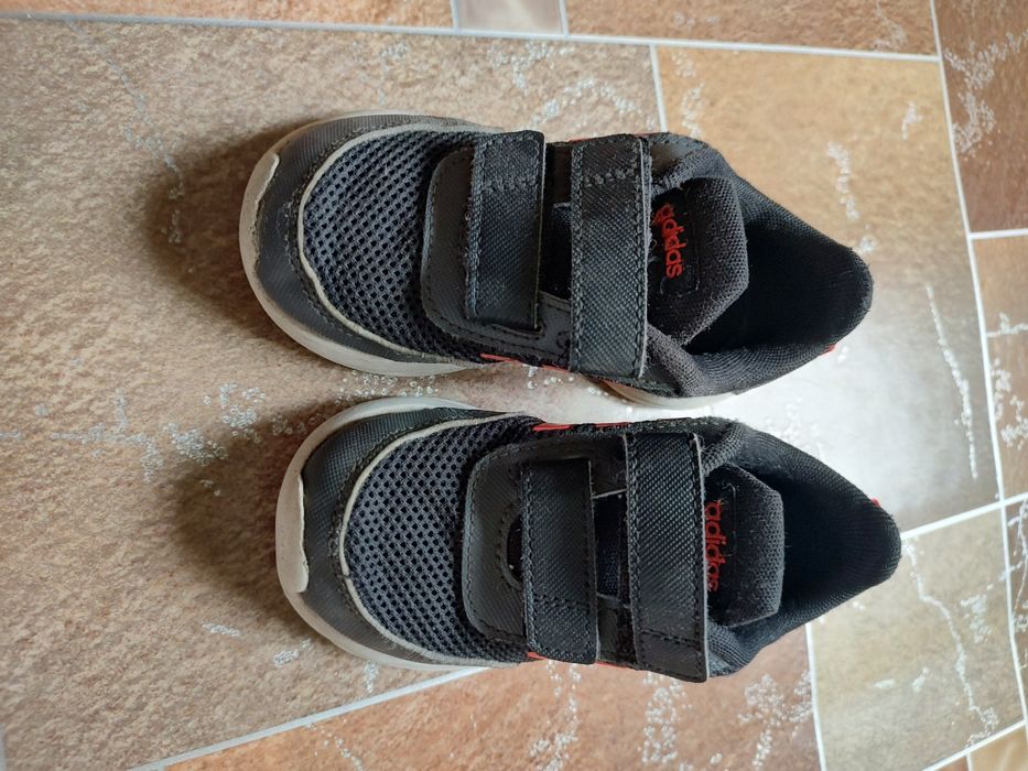 Дитячі кросівки adidas