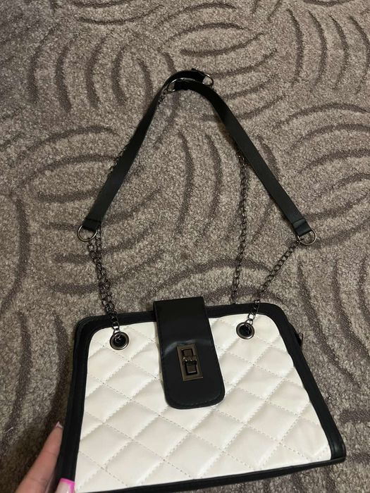 Продам жіночі сумки в ідеальному стані